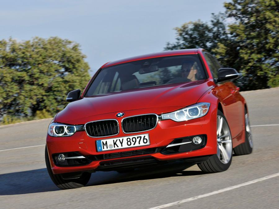  BMW 335i Sedan Sport Line 2012 года  (фото 1 из 16)